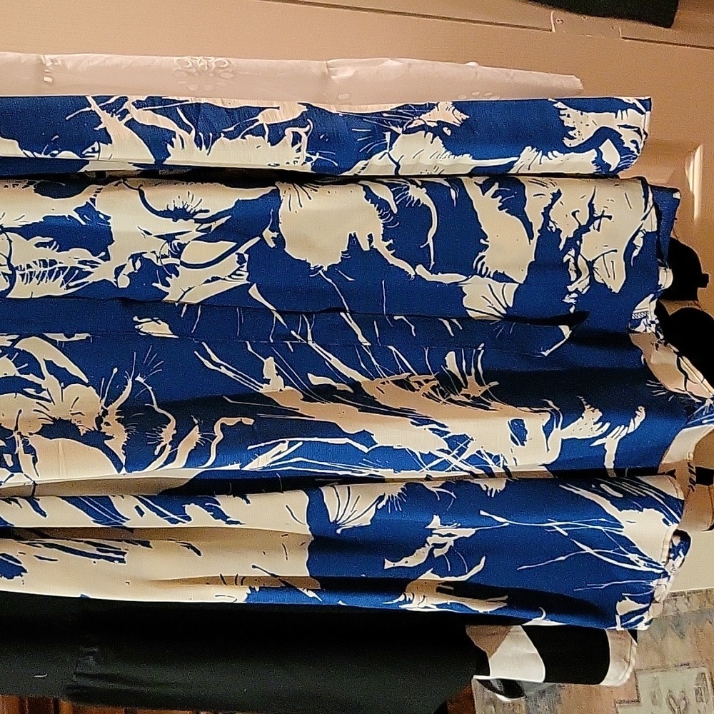 Zara ,Women’s The Emile Floral Print Button Top Midi Dress. New with tags - Picture 6 of 9